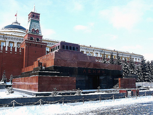 Мавзолей Ленина на Красной площади зимой.